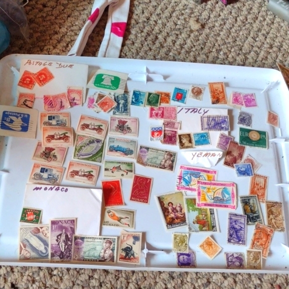 Stamp collection - Picture 1 of 4
